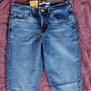 Women's Levi's  Classic Straight Jeans, Size 6 Medium, W28, L30 - BRAND NEW